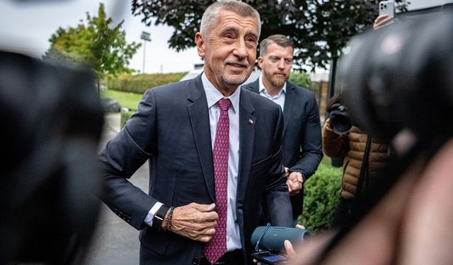 Çekya'daki genel seçimi eski Başbakan Babis'in popülist partisi ANO önde tamamladı