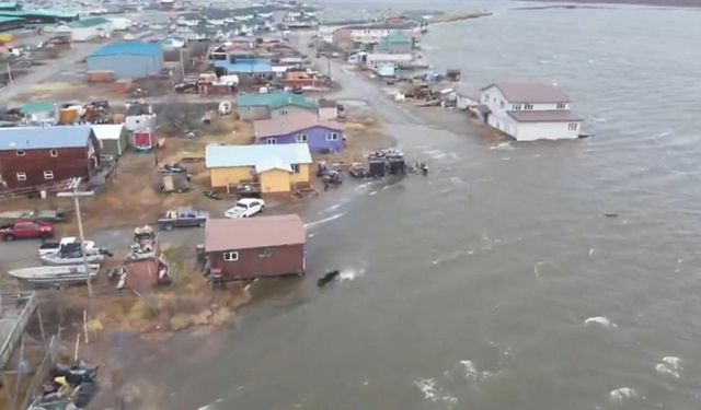 Alaska eyaletinin batısını vuran Halong Tayfunu nedeniyle 1 kişi öldü, 1500'den fazla kişi yerinden oldu