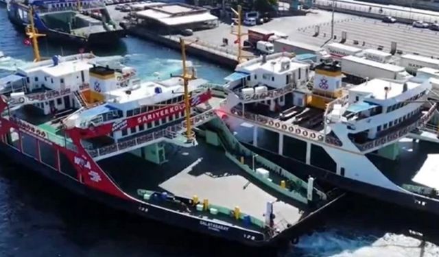 Sirkeci'de feribot kazası: Ekipler sevk edildi