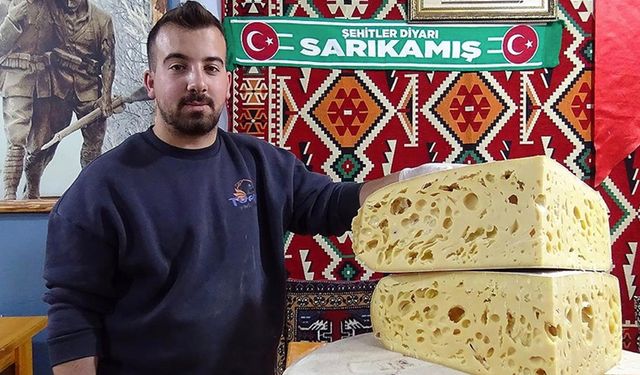 Kars'ın tescilli gravyer peyniri tezgahlarda yerini aldı