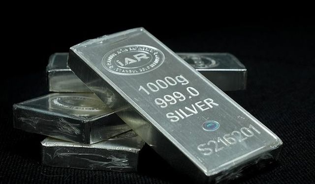Gümüşün ons fiyatı 51 doları aşarak rekor kırdı