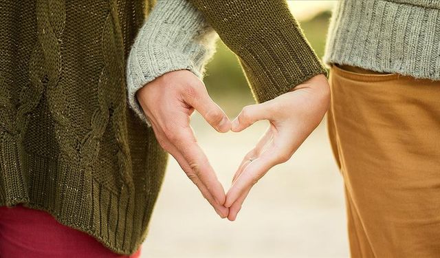 Kasım’da kalpler hızlanıyor: Aşk bu 4 burcun kapısını çalmaya geliyor!