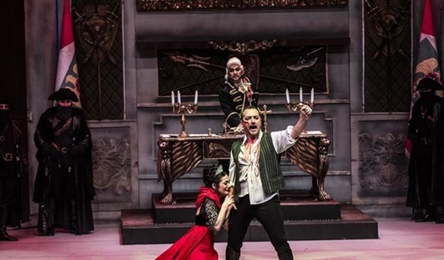 Antalya Devlet Opera ve Balesi sahnesinde "Tosca" büyüledi