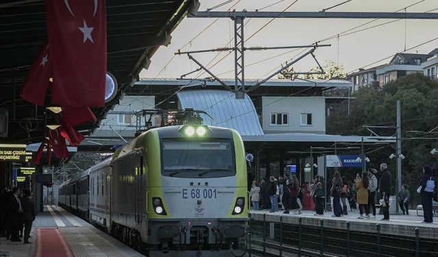 Paris'ten yola çıkan Orient Express, yılın ikinci seferi için İstanbul'a geldi