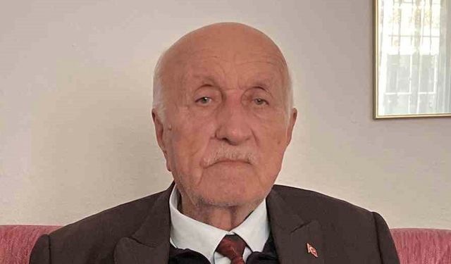 85 yaşındaki Mustafa Hoca, Öğretmenler Günü’nü ilk günkü heyecanla bekliyor