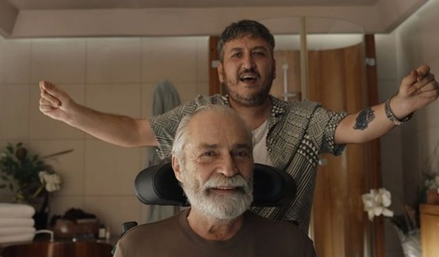 Feyyaz Yiğit ve Haluk Bilginer'in yeni filmi 'Yan Yana' rekora koşuyor