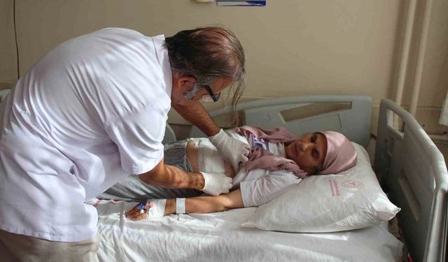 İç organları ters olan hastanın safra kesesi ameliyatı başarıyla yapıldı