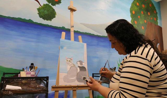Denizli'deki merkezde psikiyatri hastaları sanatla rehabilite ediliyor
