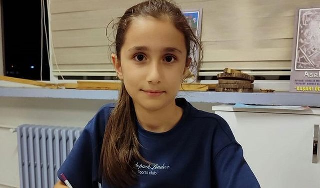 Sinop'ta ilkokul öğrencisi çizdiği karikatürle dünya birincisi oldu