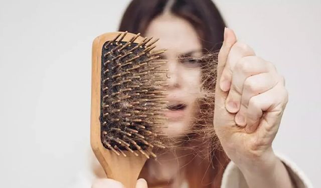 Saç dökülmesine yol açan 9 önemli etken!