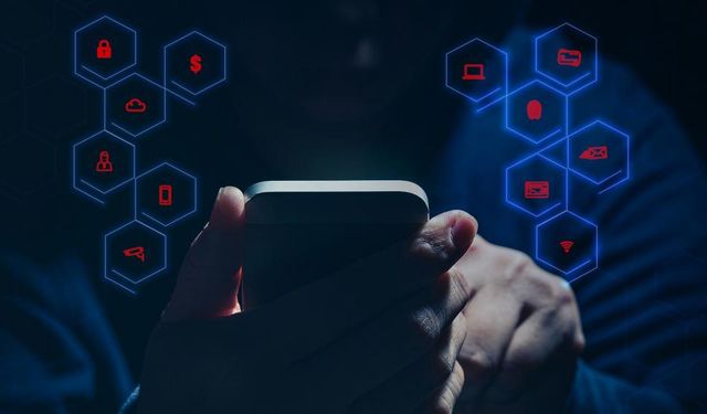 Telefonunuzun gizlice izlendiğini nasıl anlarsınız? Bu işaretlere dikkat!