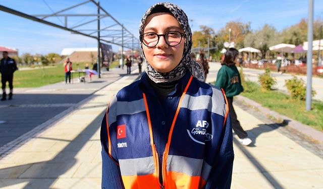 Van depreminde evde unutuldu, yıllar sonra AFAD gönüllüsü oldu