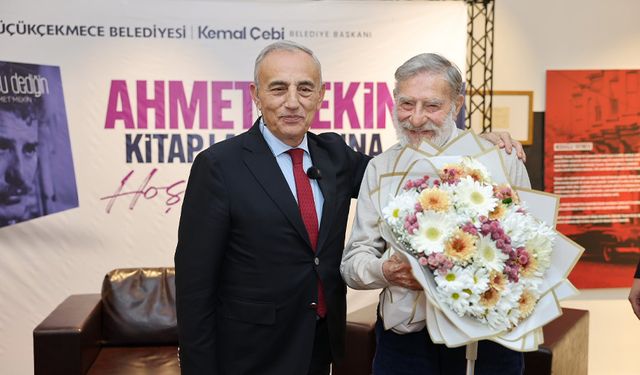 Usta oyuncu Ahmet Mekin, Küçükçekmece’de komşularıyla hasret giderdi