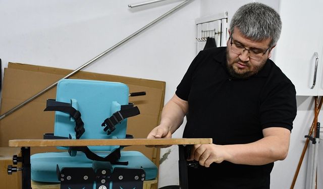 Serebral palsili oğlu için ürettiği ekipmanlar diğer hastalara da umut oldu