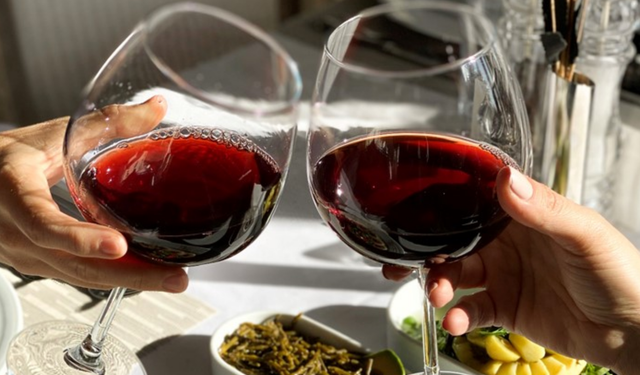Şarap içince başınız ağrıyor mu? İşte sebepleri
