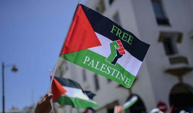 Fas'ta binlerce kişi, "siz ümmetin onurusunuz" sloganıyla Gazze'ye destek için yürüdü