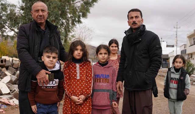 Sel felaketinde 30 öğrenci okul duvarı çökmeden saniyeler önce kurtarıldı