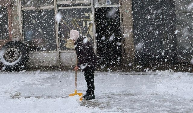 Kars'ta yollar kapandı