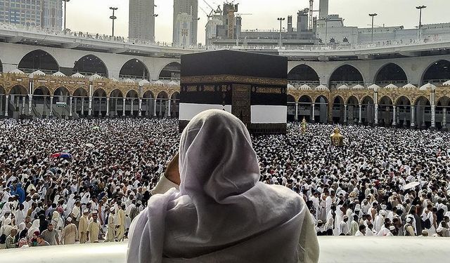 Hac’da selfie devri resmen kapandı: Mekke ve Medine’de telefonlar artık yasak!