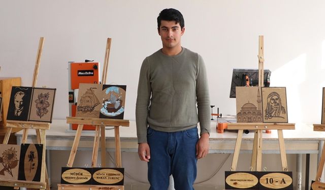 Otizmli Erdem, ahşap yakma sanatıyla yeteneğini görünür kıldı