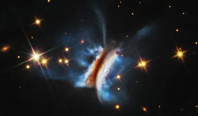 Evrenin gizemi çözüldü mü? Hubble’dan dev boyutta görüntü