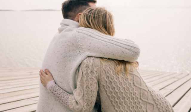 Sarılmak sadece his değil: Bedeninizi sakinleştiren güçlü bir sinyal