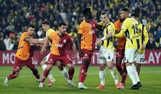 Galatasaray - Fenerbahçe derbisinin saati değişti! Süper Kupa finali o saatte oynanacak