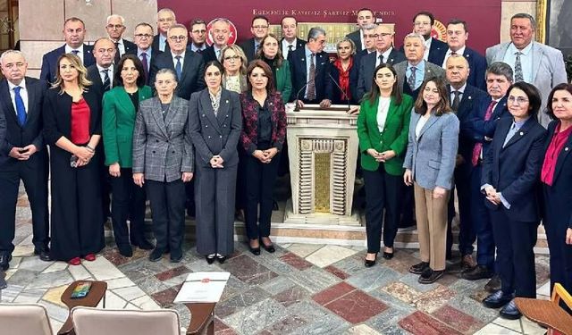 Meclis'te CHP'li vekiller 'emekli aylığı' nöbeti başlattı: 39 bin TL için bastırıyorlar