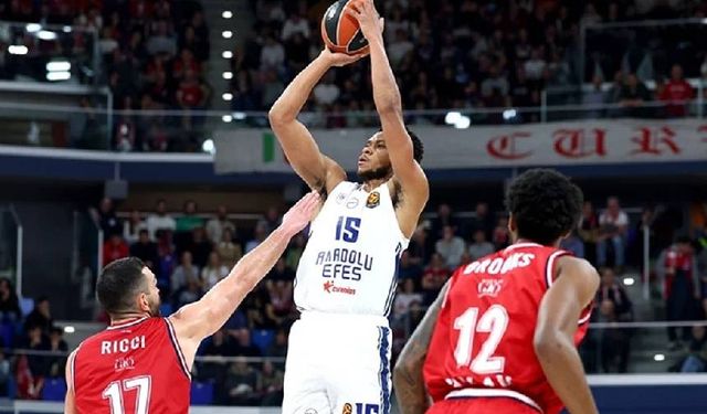 Anadolu Efes Avrupa Ligi'nde ayağa kalkamıyor: Üst üste beşinci mağlubiyet!