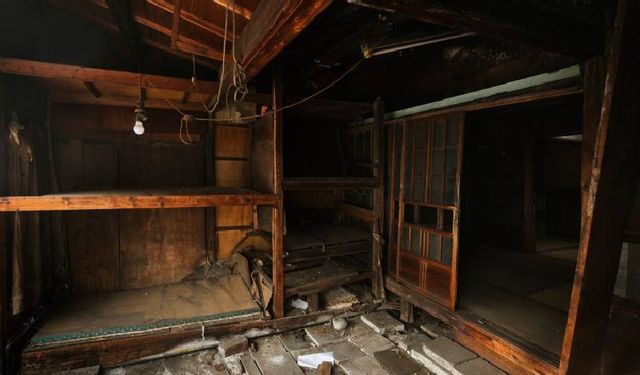 Vicdansızlar! Yaşlı adamı 20 yıl boyunca bodrumda yaşamaya zorladılar