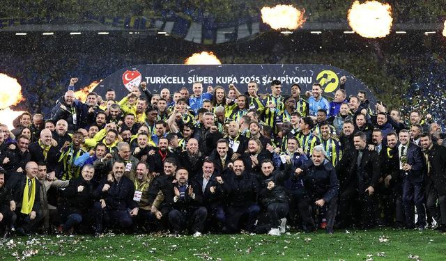 Süper Kupa Fenerbahçe'nin: Galatasaray'ı 2-0'la geçti