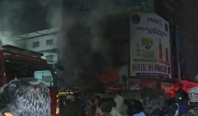 Gul Plaza'daki AVM yangın faciasında bir itfaiyeci dahil 65 kişiye mezar oldu