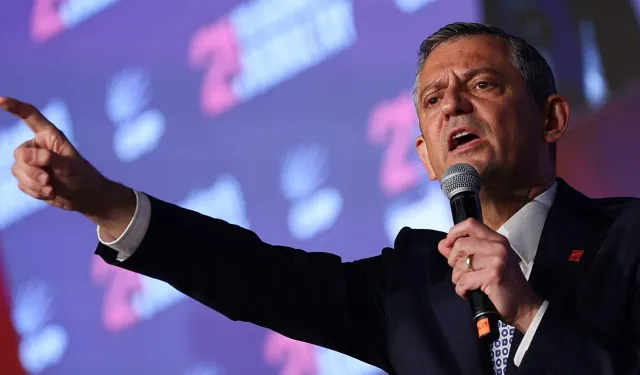 Özgür Özel'den emekli zammına ilk tepki geldi: '2026'da geçim yoksa, seçim var'