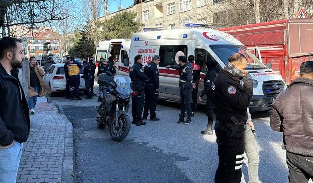 Küçükçekmece'de polislere bıçaklı saldırı: 4 polis yaralandı