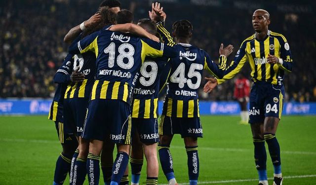 Fenerbahçe Gençlerbirliği'ni rahat geçti, zirve takibini sürdürdü