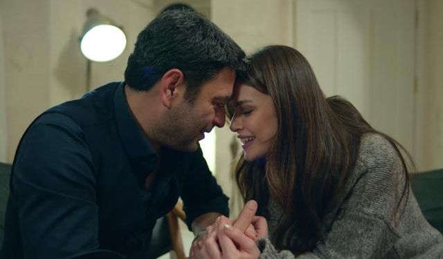 Uzak Şehir’deki o bileklik olay oldu! Fiyatını duyan inanamadı