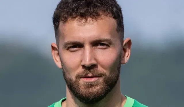 Fenerbahçe’nin kalecisi Tarık Çetin kimdir, nereli? Tarık Çetin kaç yaşında, hangi takımlarda oynadı?