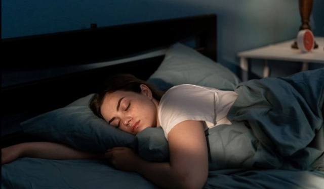 Yanlış uyku pozisyonları omurgayı nasıl etkiliyor ?