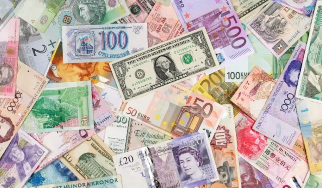 Dolar yeni haftaya rekorla başladı! Euro ve sterlin de yükselişini sürdürüyor