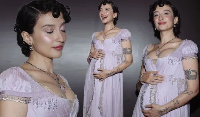 Melike Şahin müjdeyi sahnede verdi! Ünlü şarkıcı anne oluyor