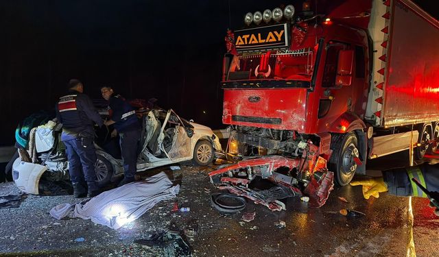 Isparta-Antalya karayolunda feci kaza: 1 ölü, 5 yaralı