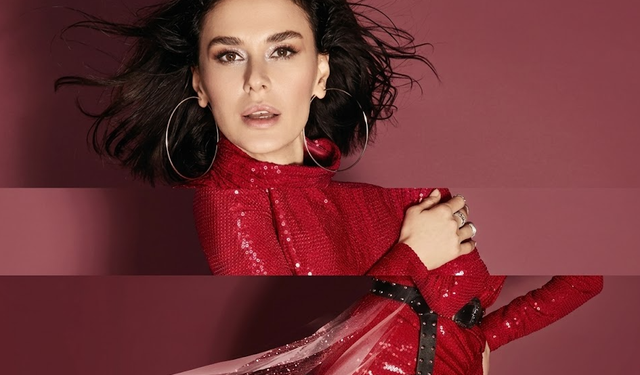 Bir dönemin efsanesi ünlü şarkıcıdan 6 yıl sonra sürpriz karar!