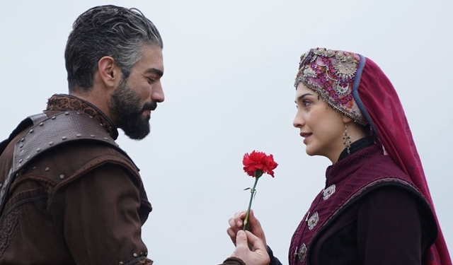 Şükrü Özyıldız ve Cemre Gümeli bombası: 'Kuruluş Orhan'dan aşk çıktı'