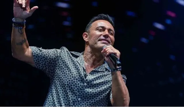 Mustafa Sandal Saygı1 gecesinde ünlü yağmuru! Oğulları da sahneye çıktı