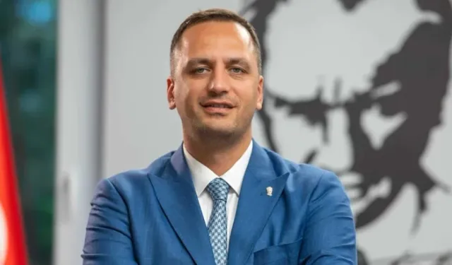 Bornova Belediye Başkanı Ömer Ekşi hakkında gözaltı kararı! Dolandırıcılık ve sahtecilik soruşturması