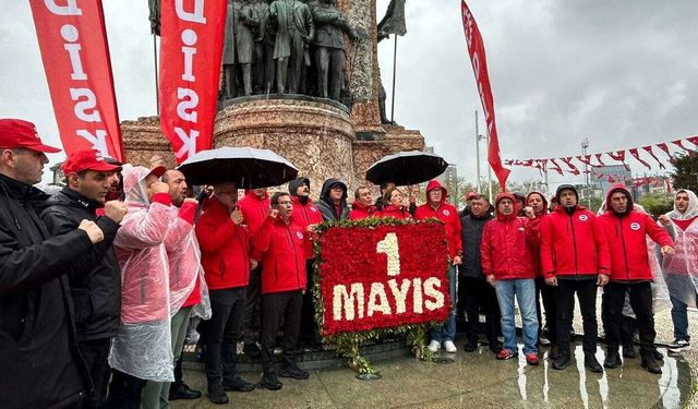 Taksim yasağına rağmen DİSK’ten sembolik hamle: Çelenk bıraktı
