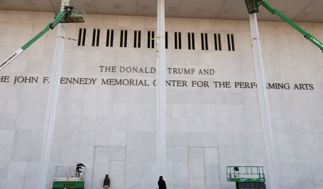 ABD'yi ikiye bölen mahkeme kararı: 'Trump'ın ismini 14 gün içinde sökün'
