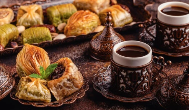 Bayram ikramlarına dikkat! Aşırı şeker tüketimi gizli tehlike saçıyor