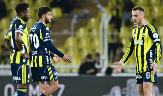 Kadıköy’de büyük protesto! Eyüpspor karşısında geriye düşen Fenerbahçe tribünlerden tepki gördü