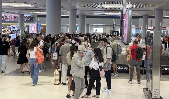 İstanbul Havalimanı'nda yarın rekor kırılacak! Günlük yolcu ve uçuş sayıları uçacak